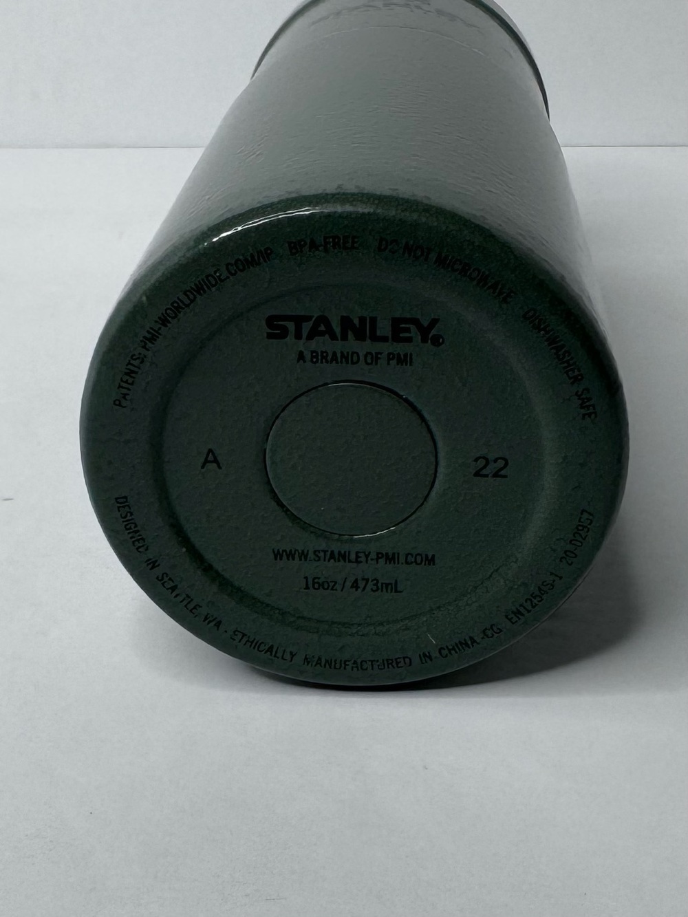 Stanley Classic Trigger Action Travel Mug 16oz Hammertone Green Insulated - Picture 6 of 9